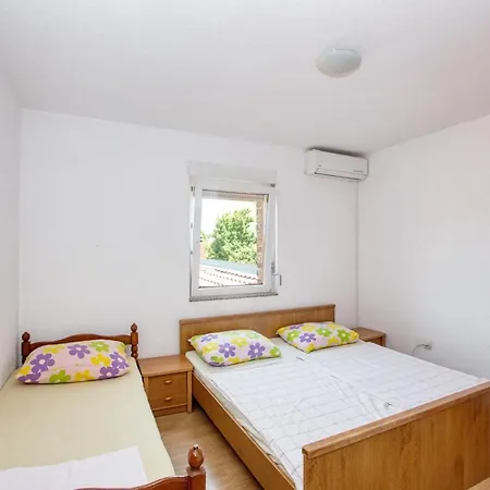 And With Parking Space Biograd Na Moru, Biograd - 6219 Gostinjska kuća 3*