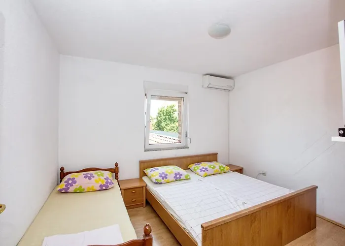 Apartments And Rooms With Parking Space Biograd Na Moru, Biograd - 6219 Гостевой дом 3*