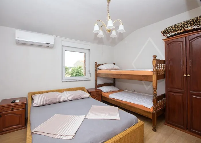Гостевой дом Apartments And Rooms With Parking Space Biograd Na Moru, Biograd - 6219 Биоград-на-Мору