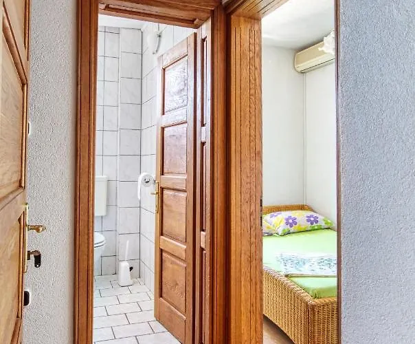 Apartments And Rooms With Parking Space Biograd Na Moru, Biograd - 6219 Гостевой дом Биоград-на-Мору