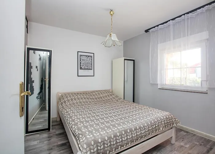 Gostinjska kuća Apartments And Rooms With Parking Space Biograd Na Moru, Biograd - 6219 3*