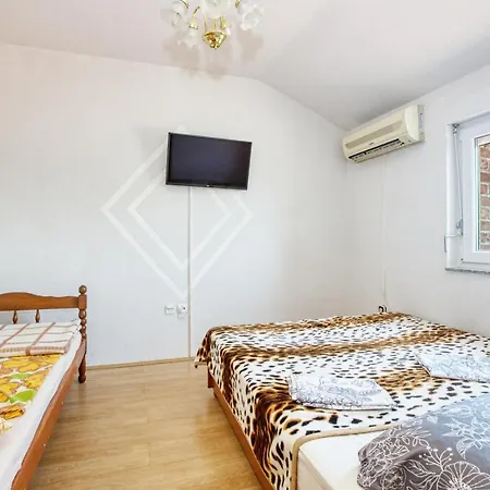 Guest house And With Parking Space Biograd Na Moru, Biograd - 6219 Biograd Na Moru