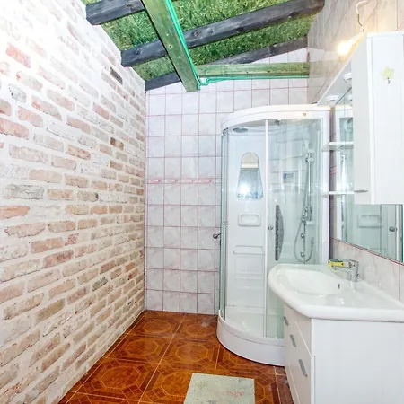 And With Parking Space Biograd Na Moru, Biograd - 6219 Guest house 3*