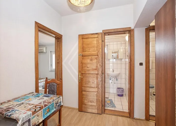 And With Parking Space Biograd Na Moru, Biograd - 6219 בית הארחה 3*